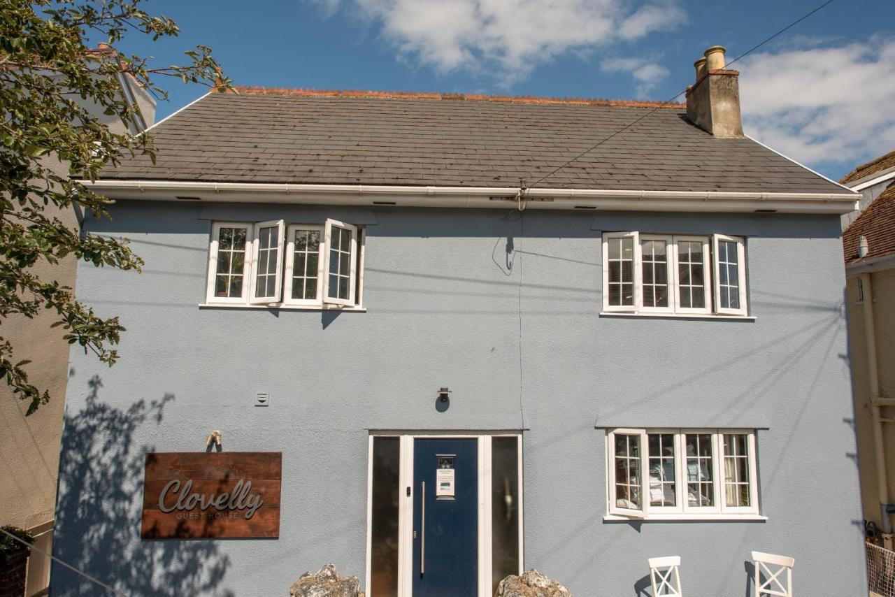 Clovelly Guest house *